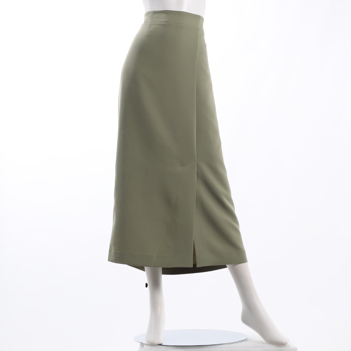 フロントスリットセミタイトスカート