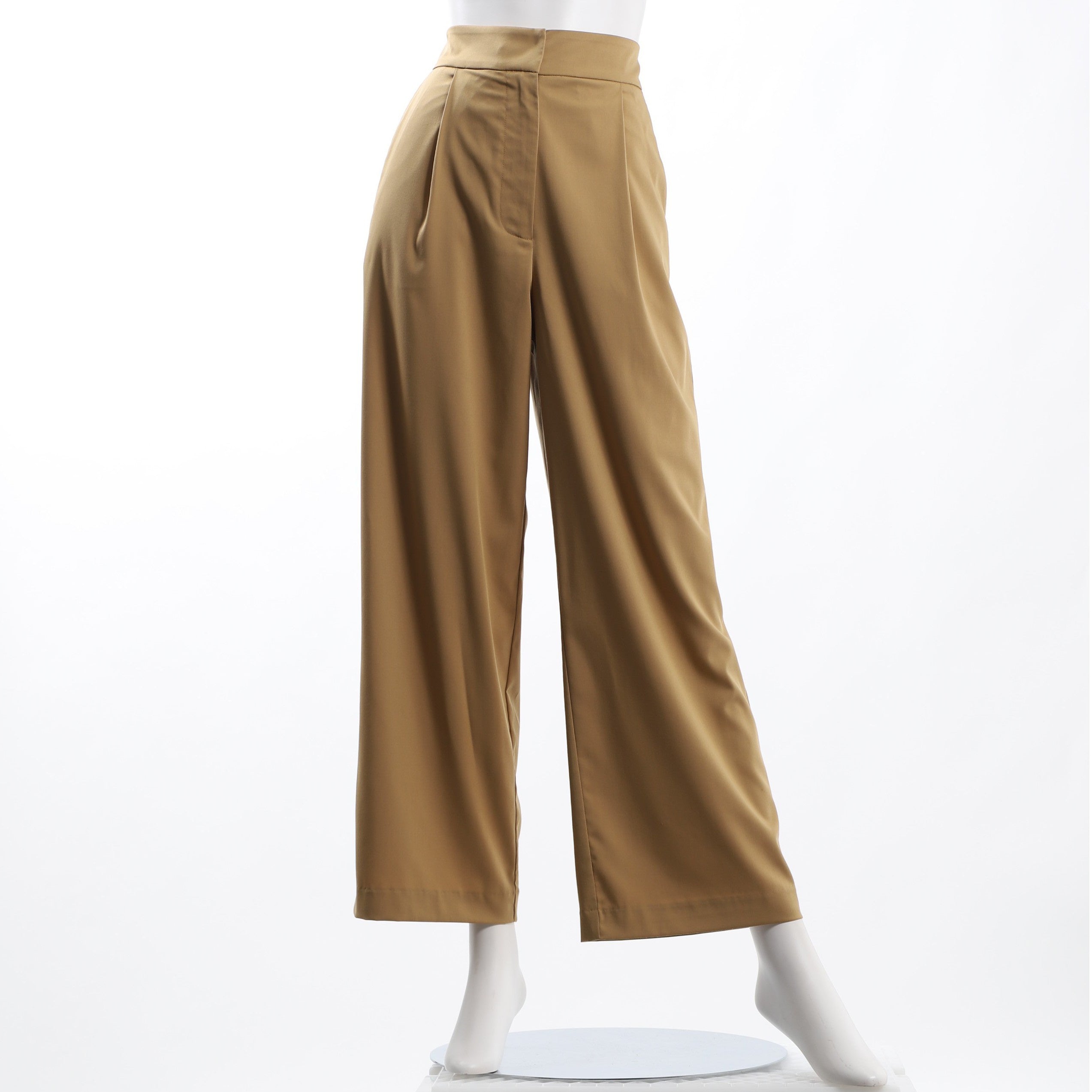 タック入りワイドパンツ