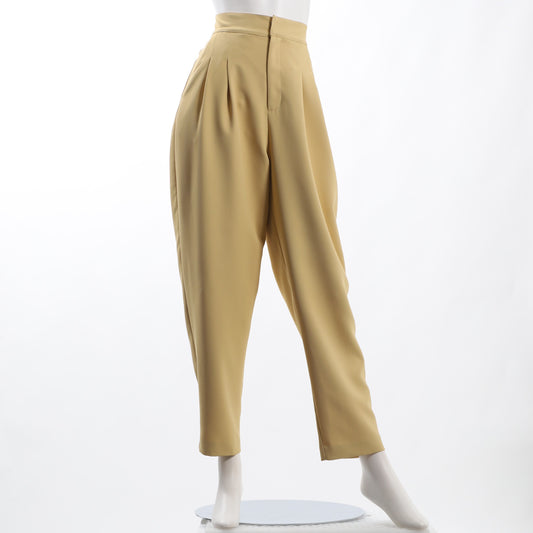 タックテーパードパンツ