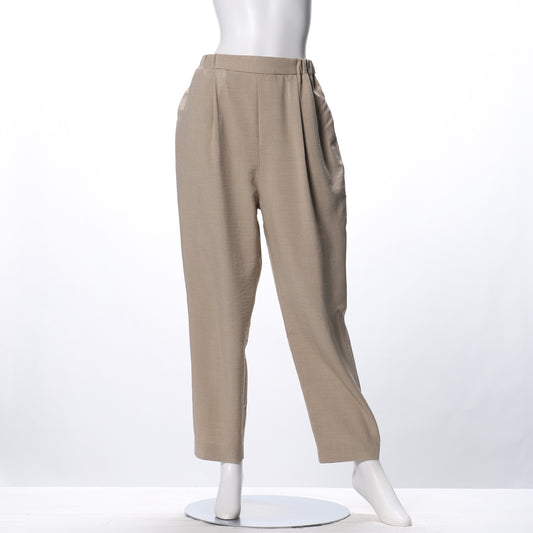 タックテーパードパンツ