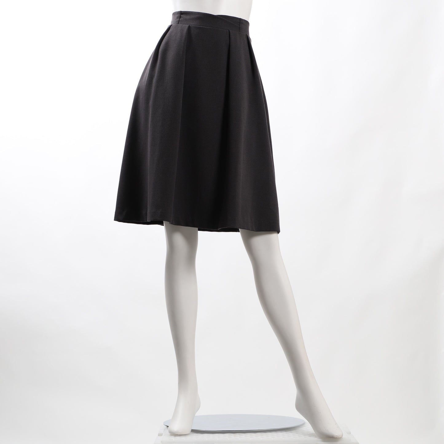 ウエストデザインタック入りフレアスカート