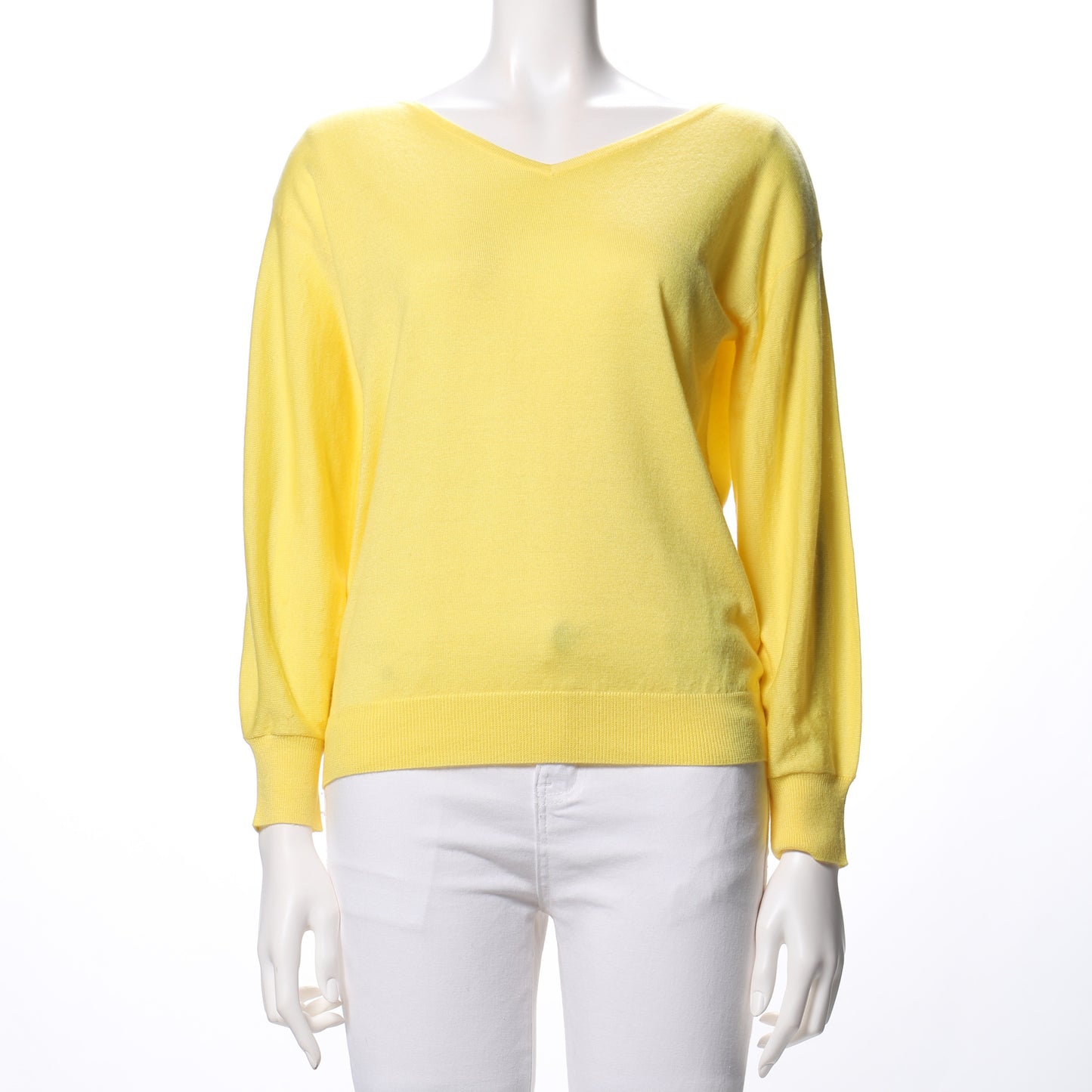 バックボタンデザインVネックニット