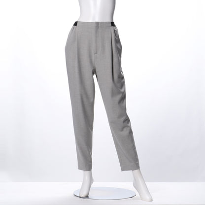 タック入りテーパードパンツ