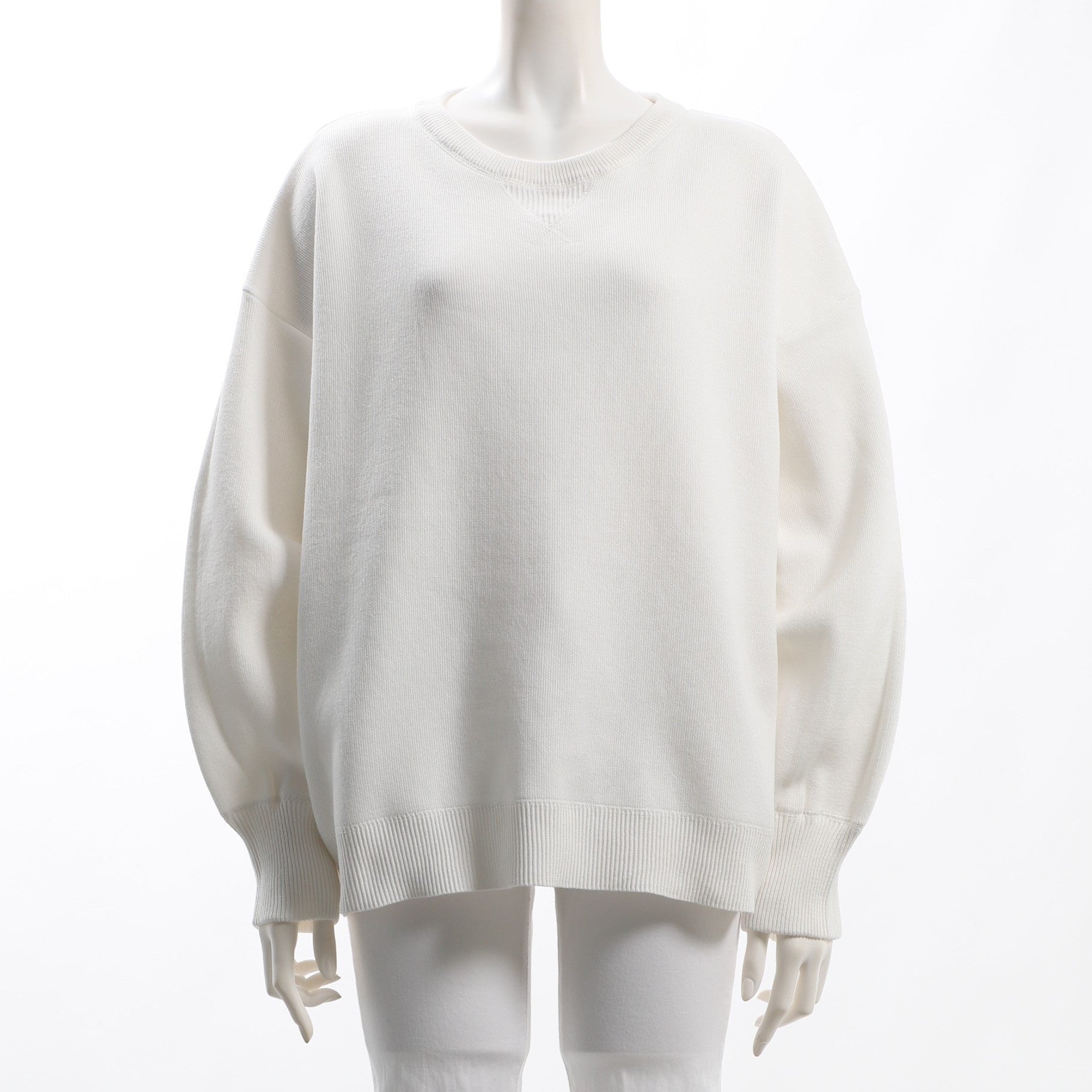 ドロップショルダーラウンドネックニット