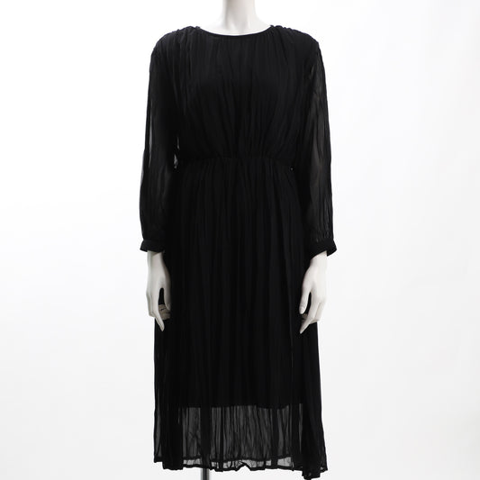 ギャザーデザインラウンドネックワンピース