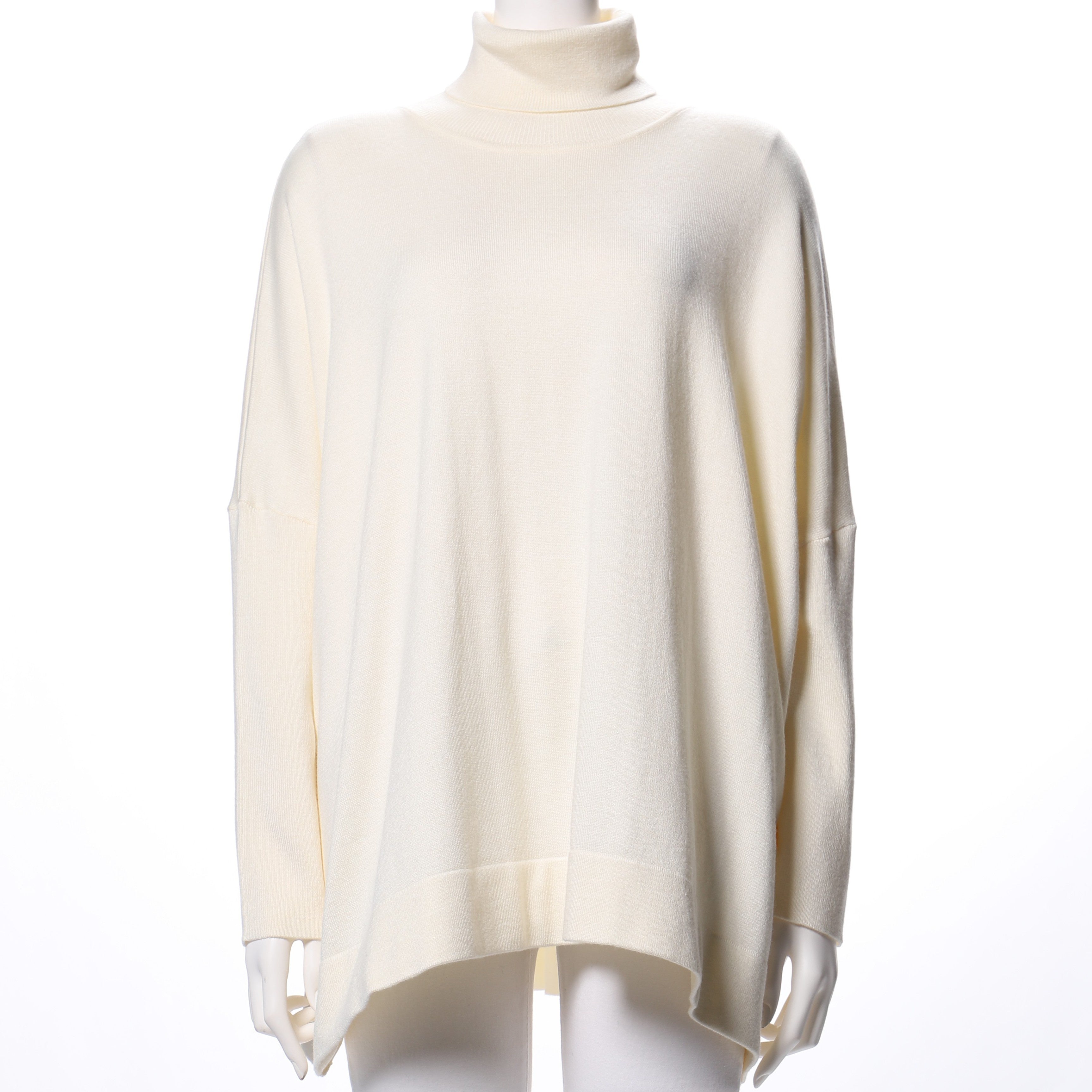 タートルネックルーズニット