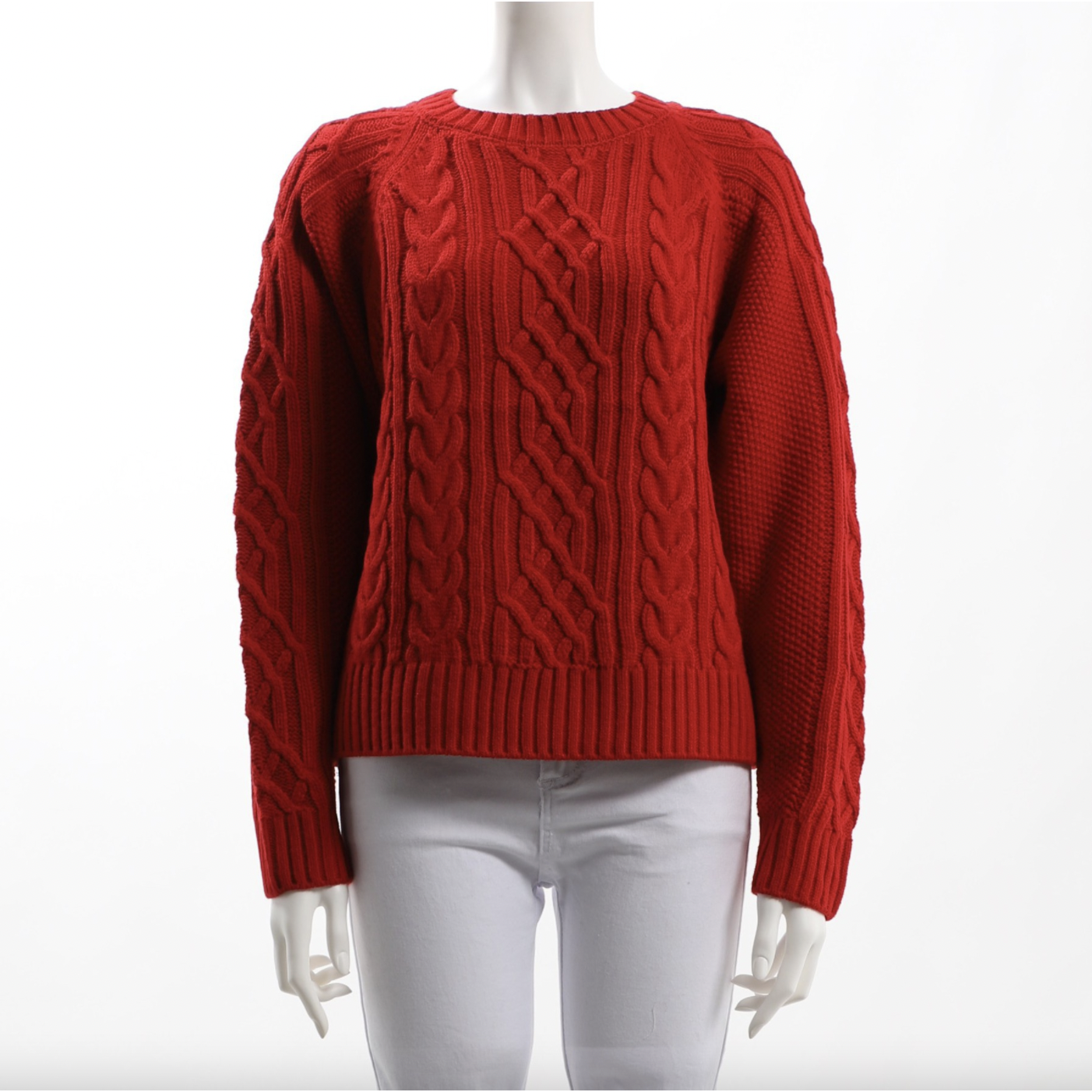 クルーネックケーブル編みニット