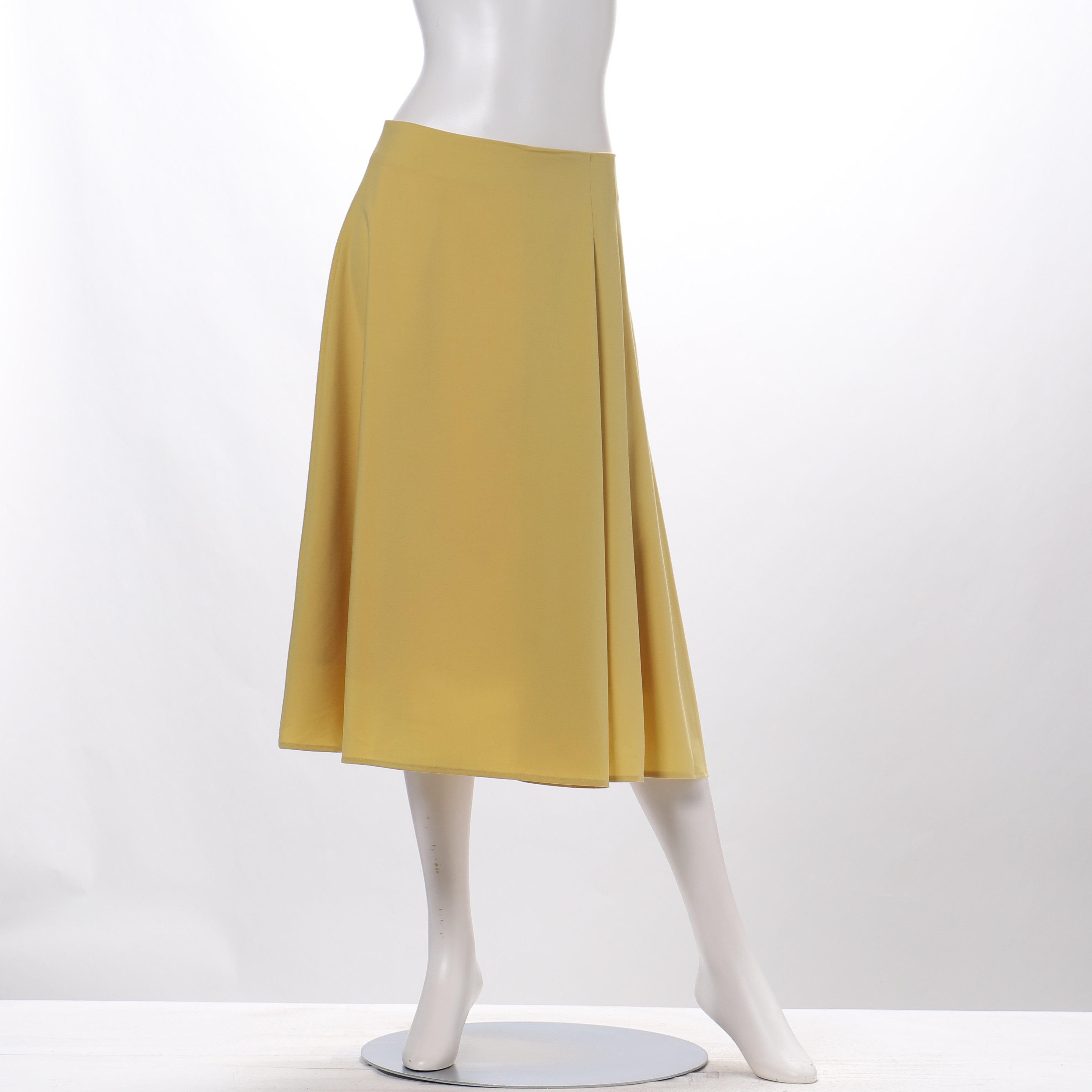 サイドタックフレアスカート