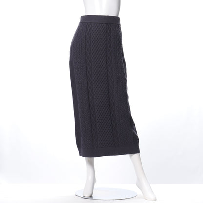 ケーブル編みニットスカート