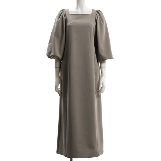 ふんわりパフスリーブワンピース