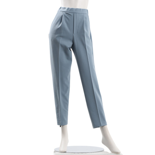 タック入りテーパードパンツ