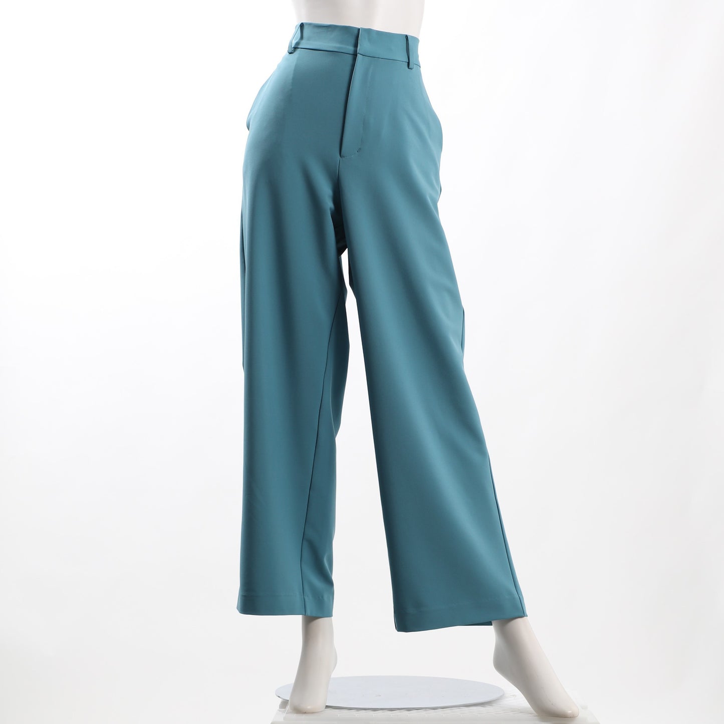 シンプルストレートパンツ