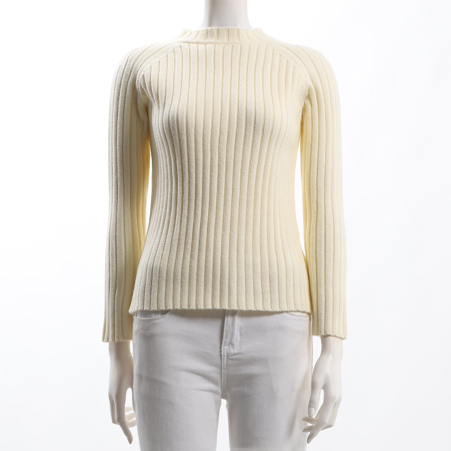 詰まったネックデザインラグランリブニット