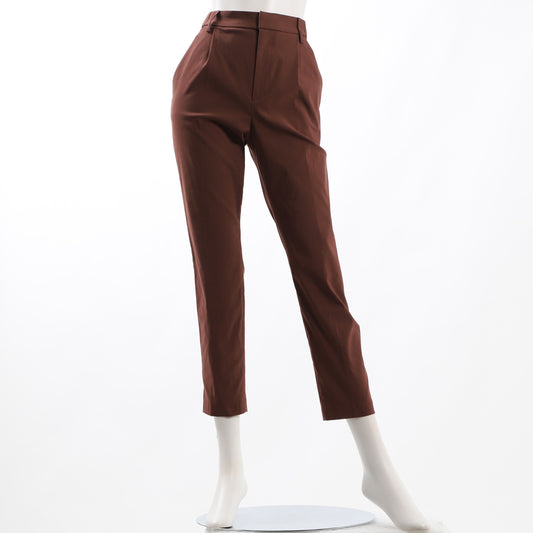 タック入りテーパードパンツ