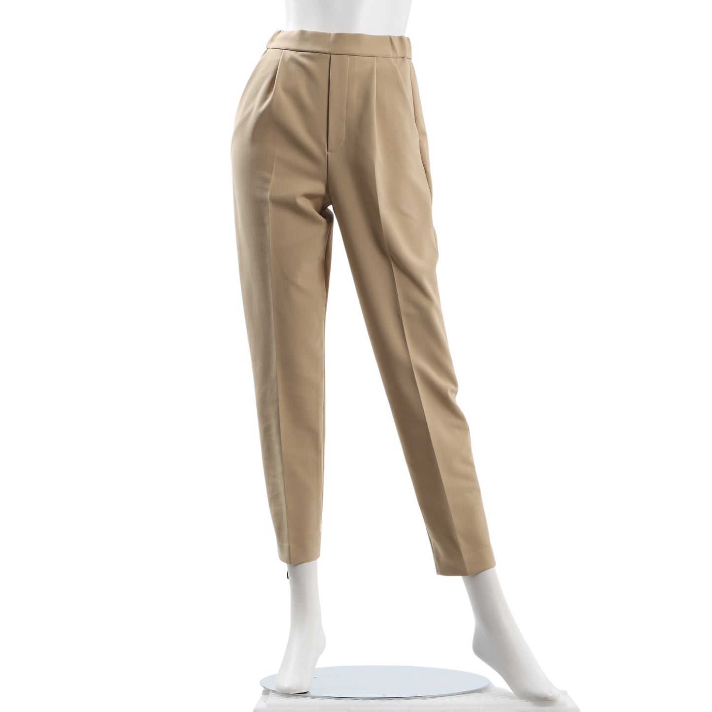 タック入りテーパードパンツ