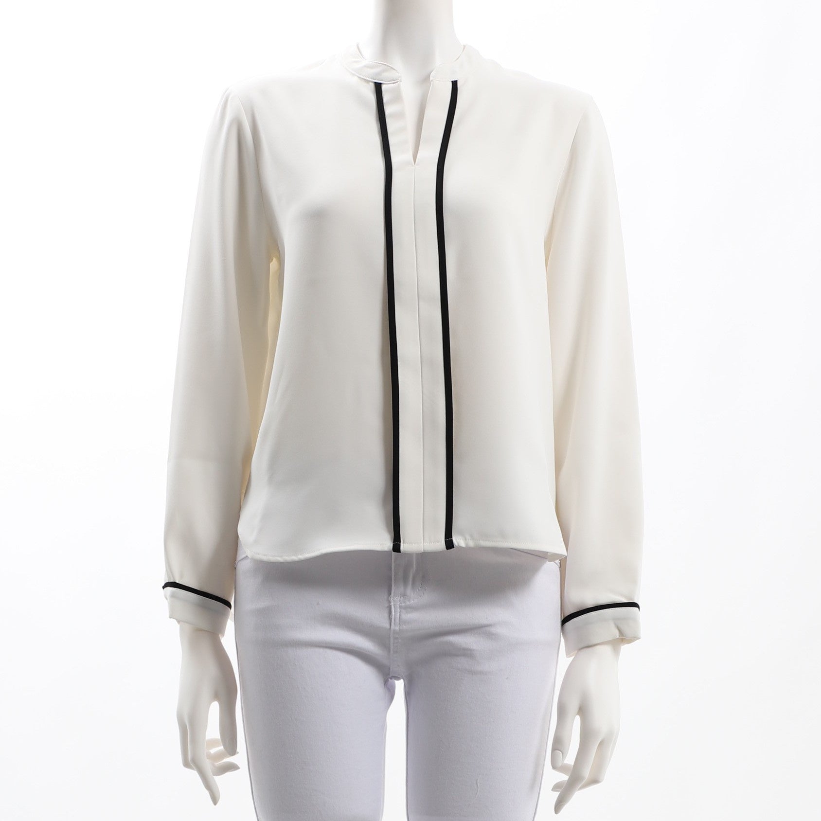 ラインデザインブラウス