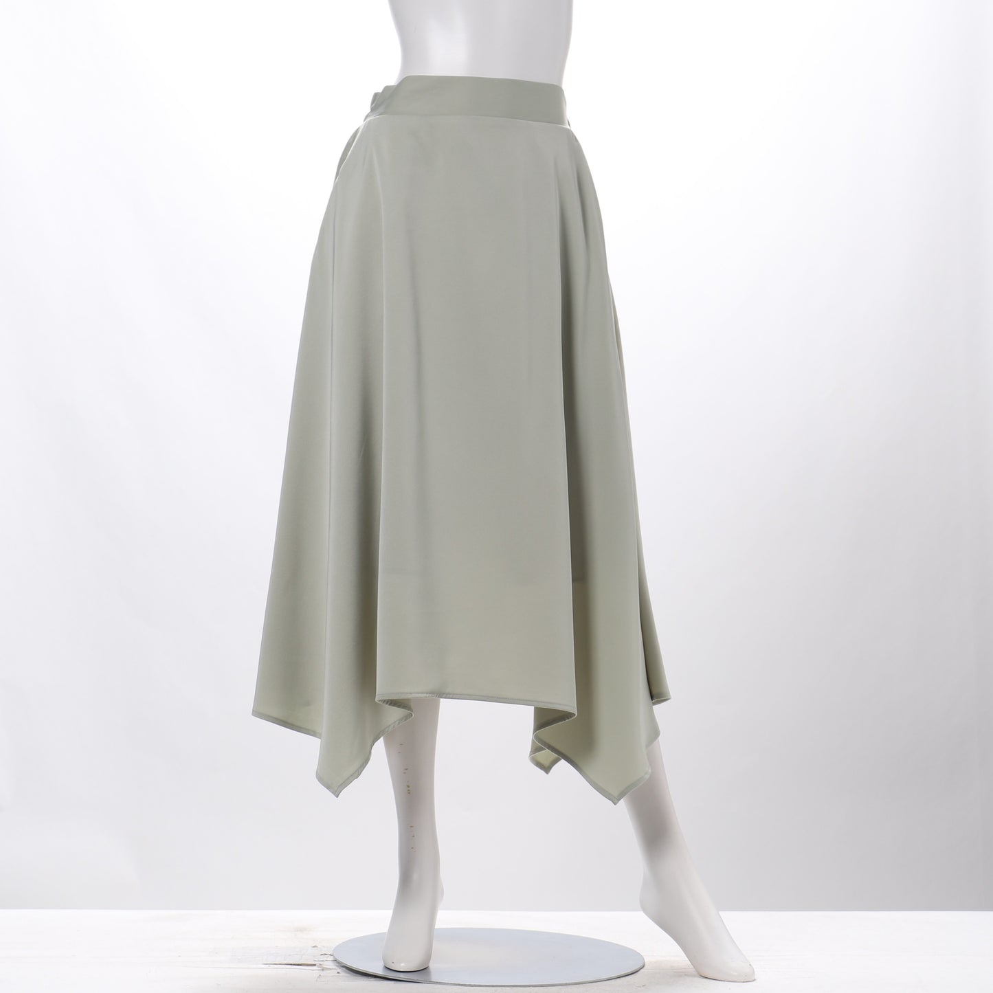 バックゴムイレギュラーヘムフレアスカート