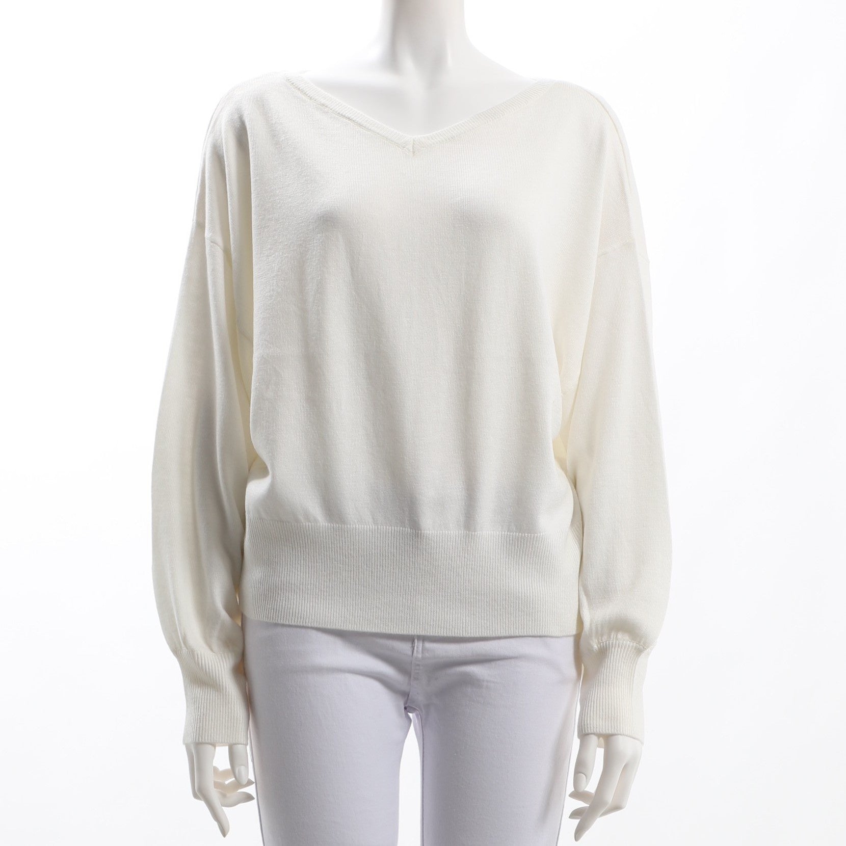 バックDカンデザインVネックニット