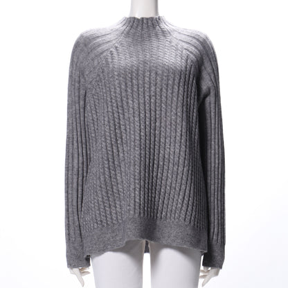 ケーブル編みボトルネックニット