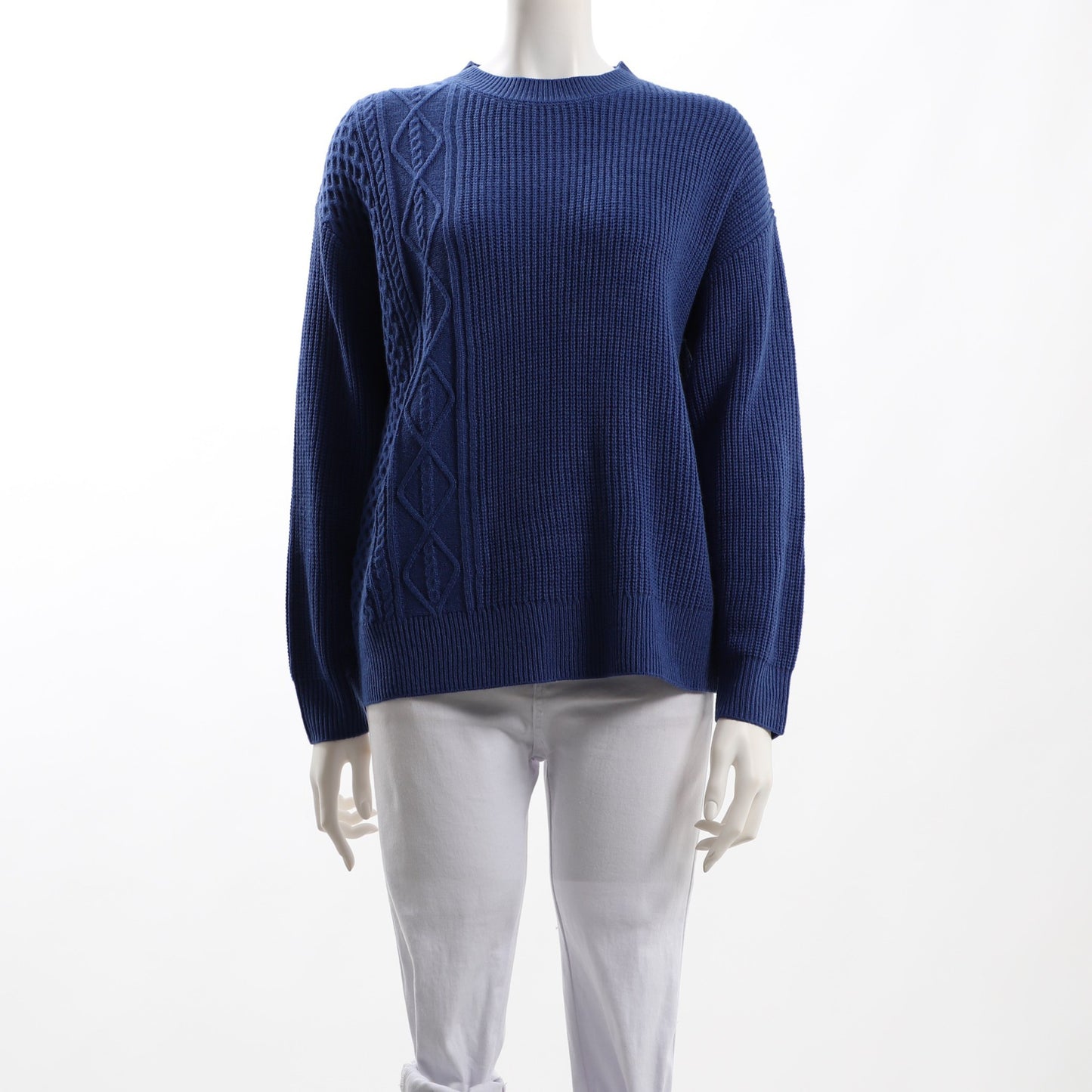 ケーブル編みデザインニット