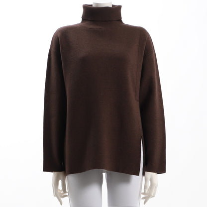 サイドスリットタートルネックニット