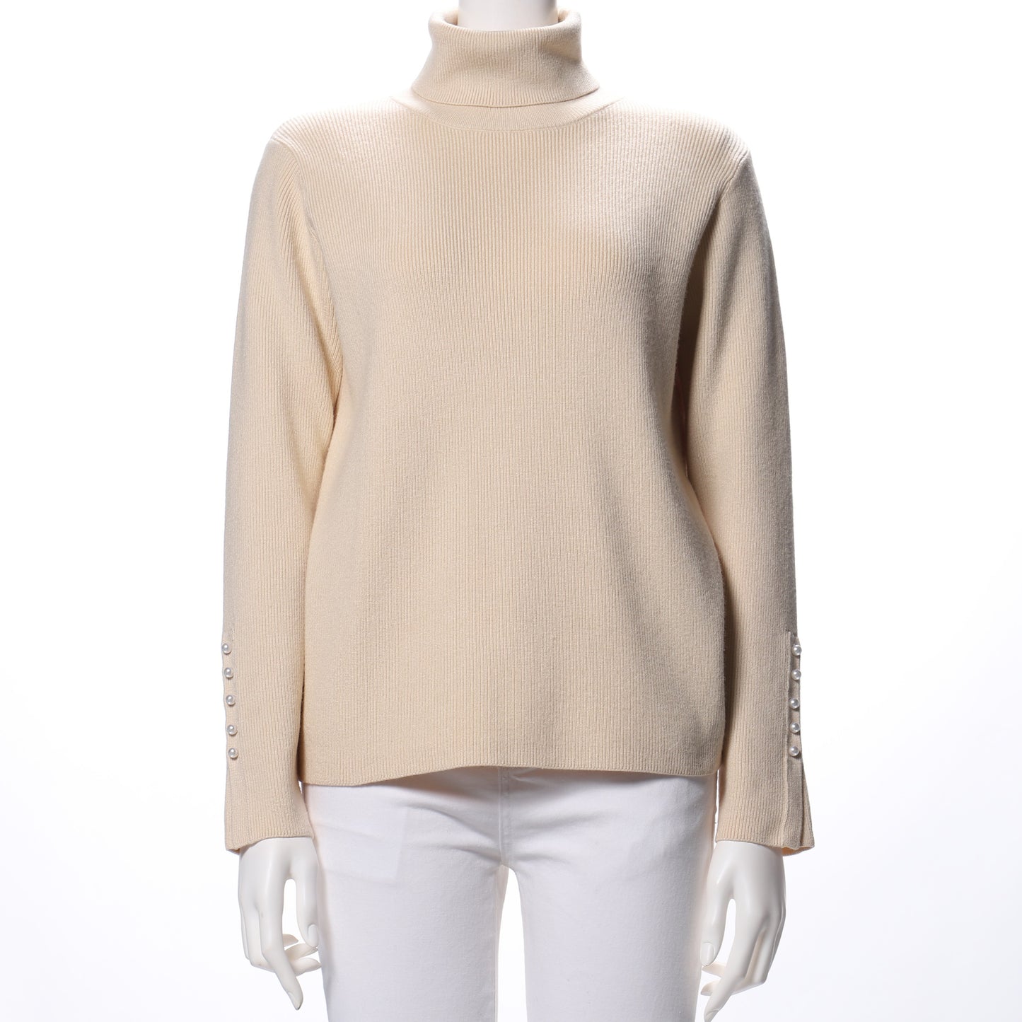 タートルネックパールボタンニット