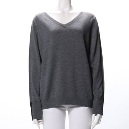 シンプルデザインVネックニット