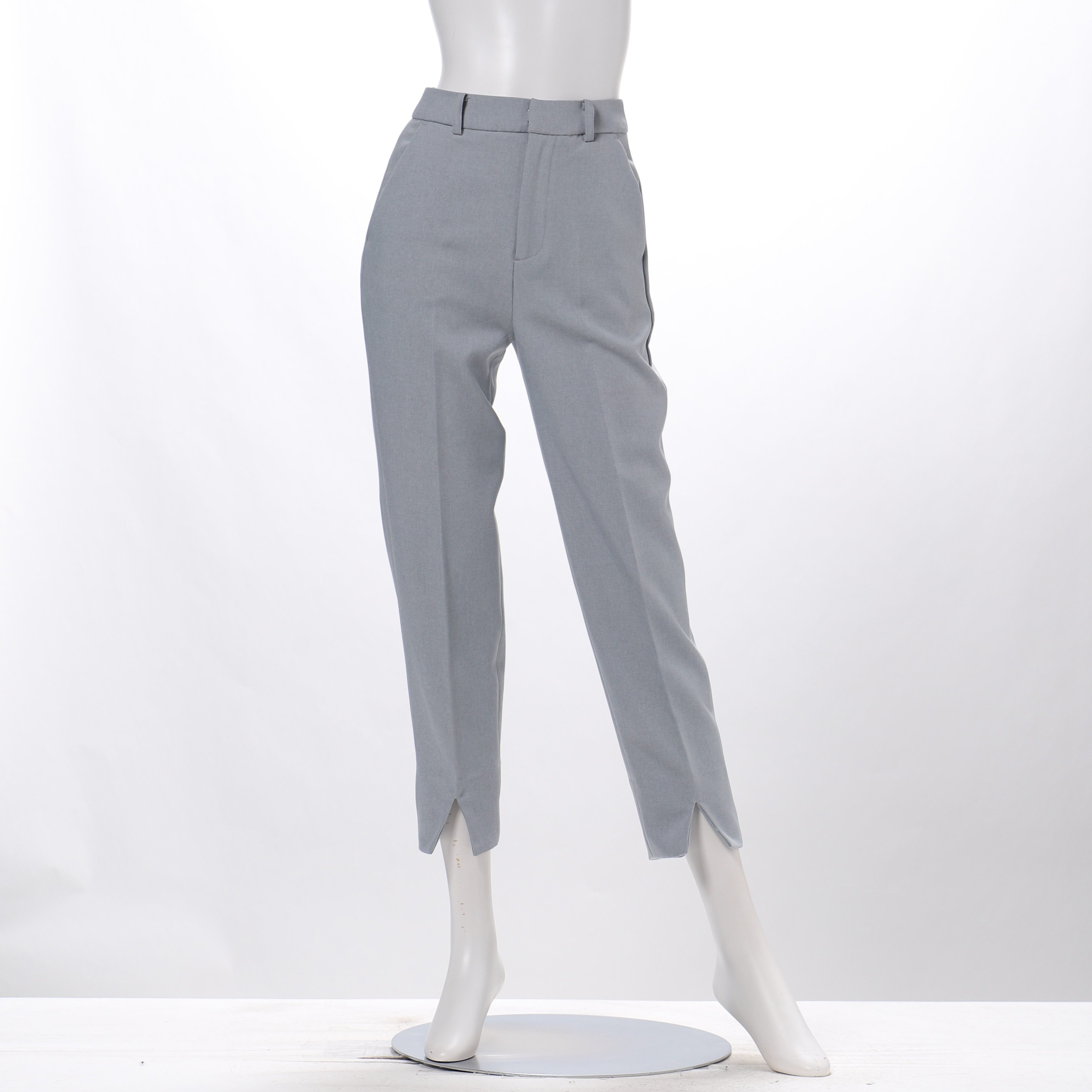 裾スリットテーパードパンツ