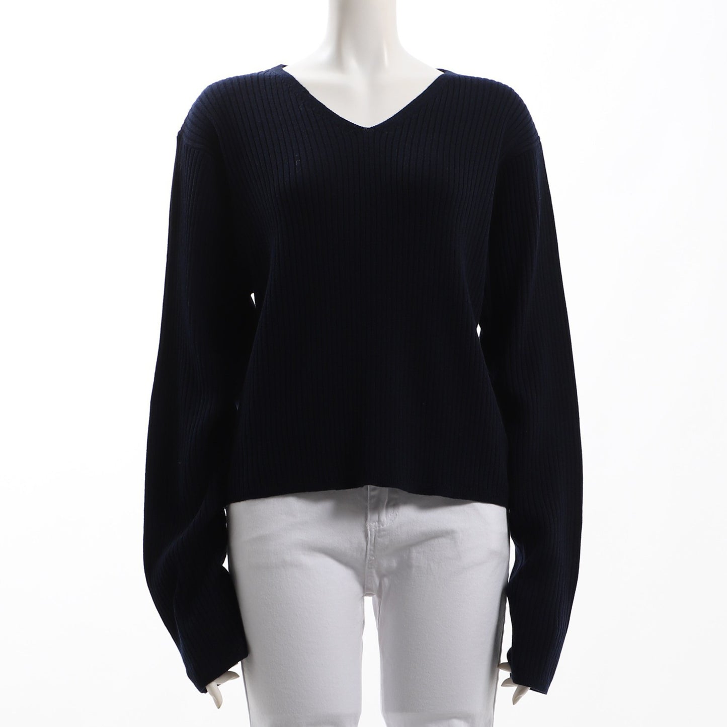 Vネックリブニット