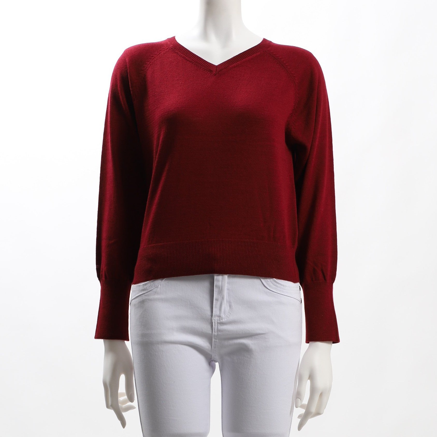 シンプルデザインニット