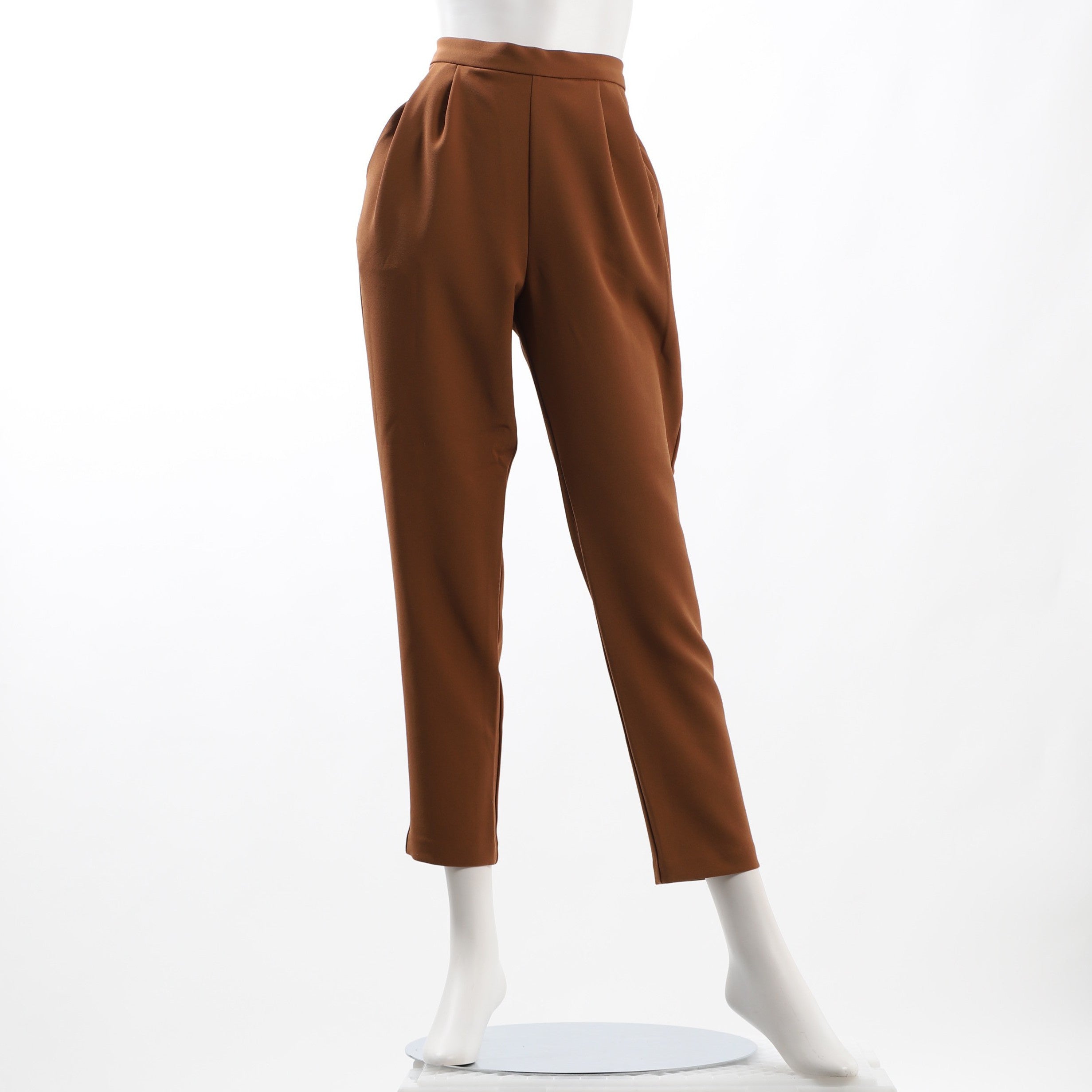 バックゴムタックテーパードパンツ