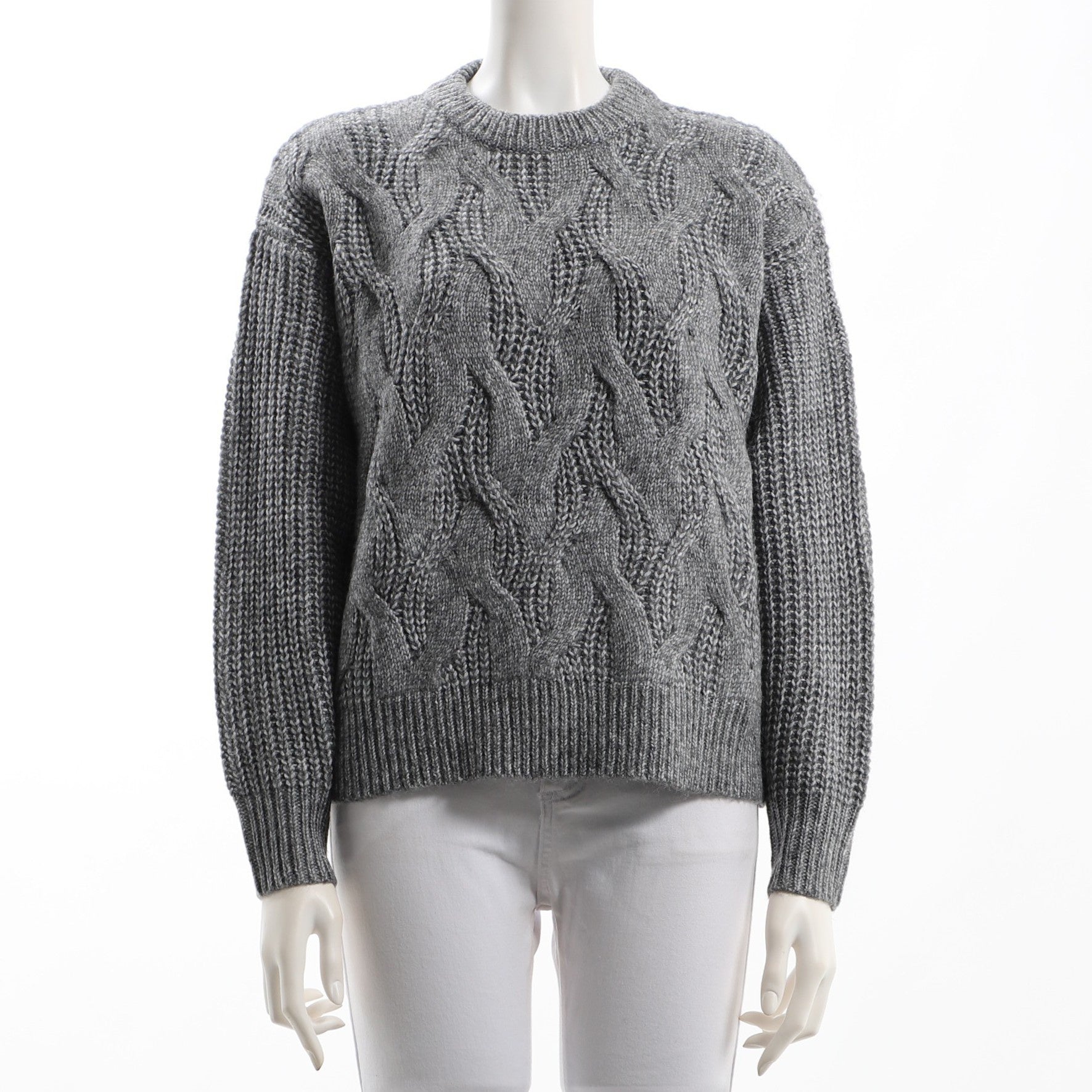 透かし編みケーブルニット