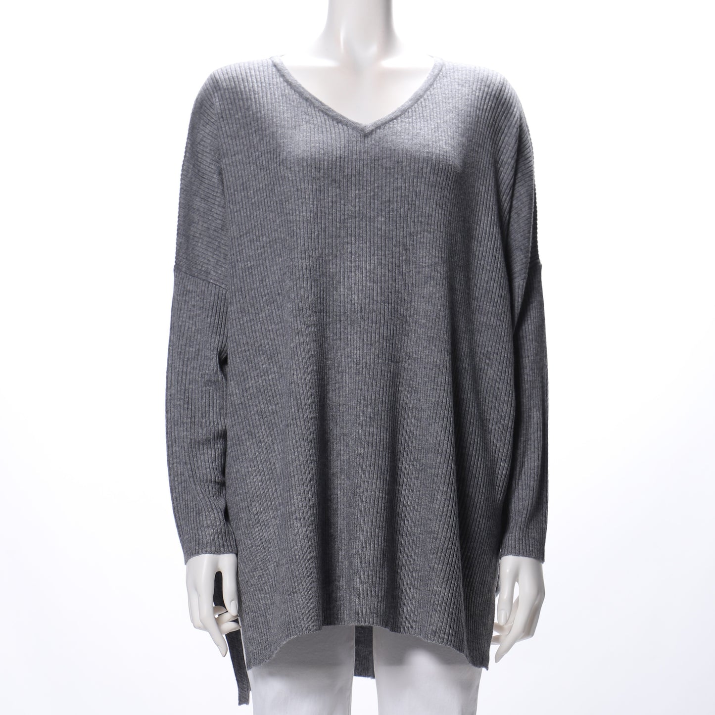 バックテールデザインVネックニット