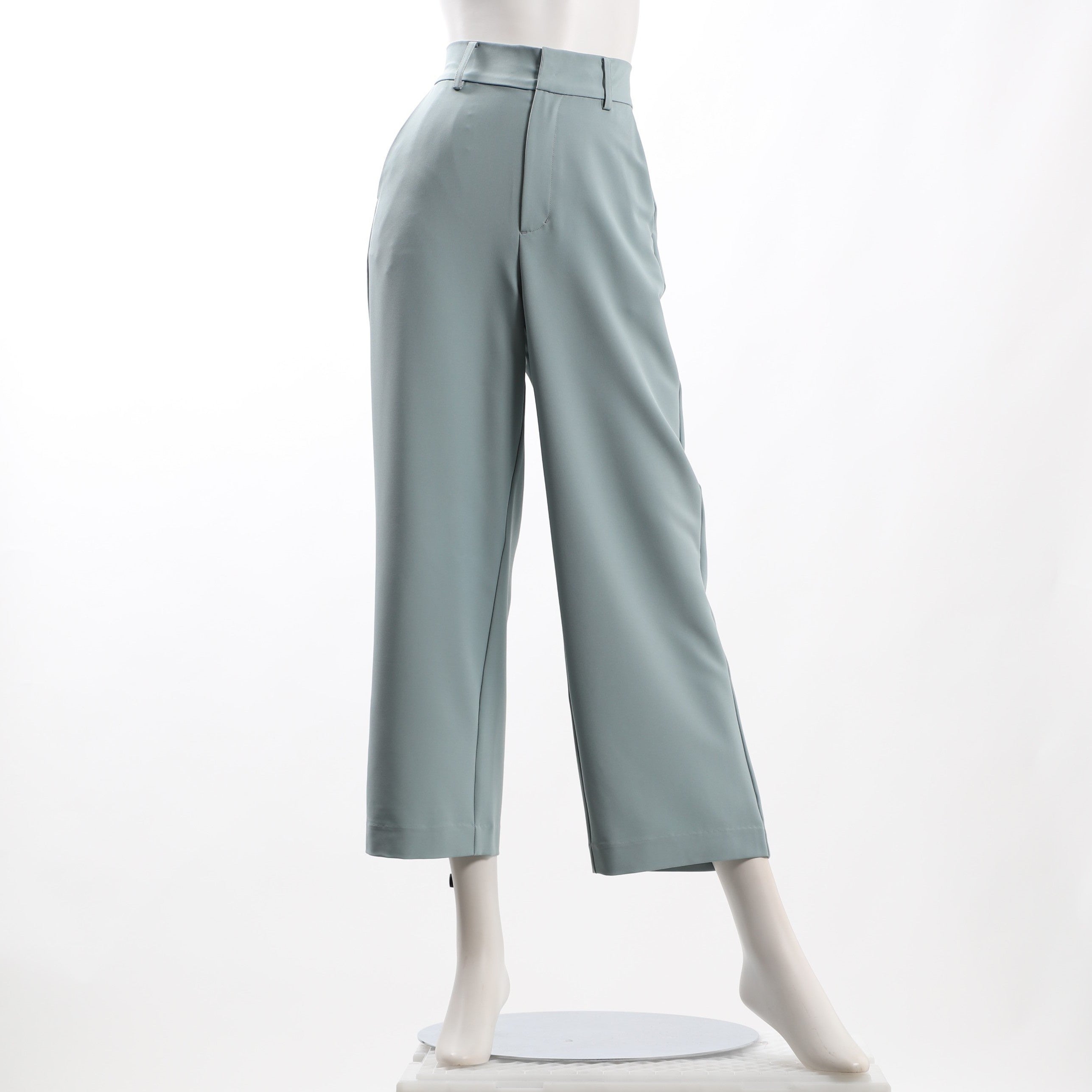 シンプルストレートパンツ