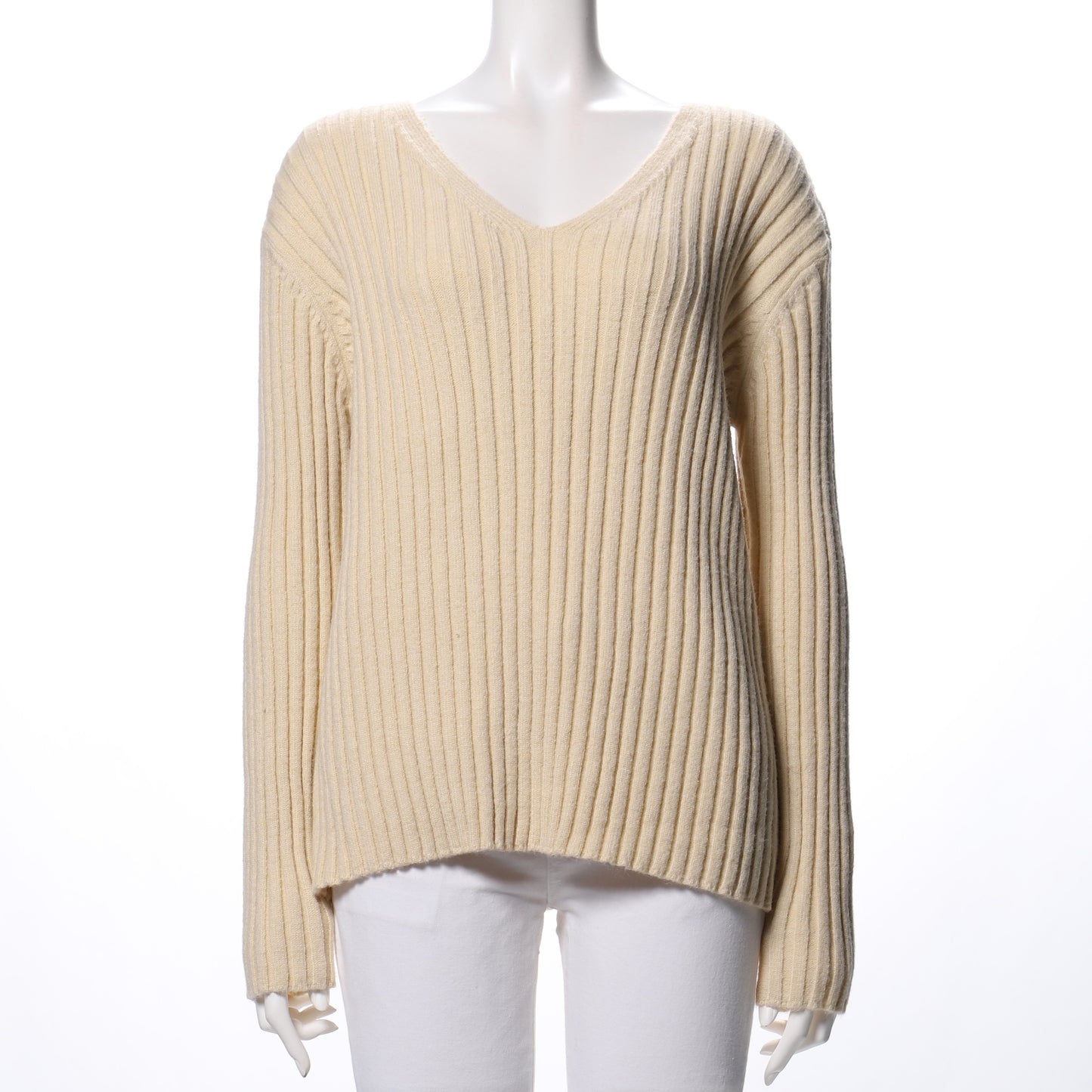 太めのリブVネックニット