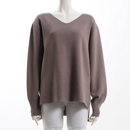 バックテールデザインVネックニット