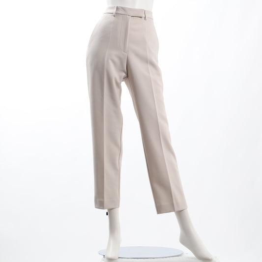 ケーブル編みニット