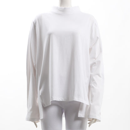 バックボタン付きスリットカットソー