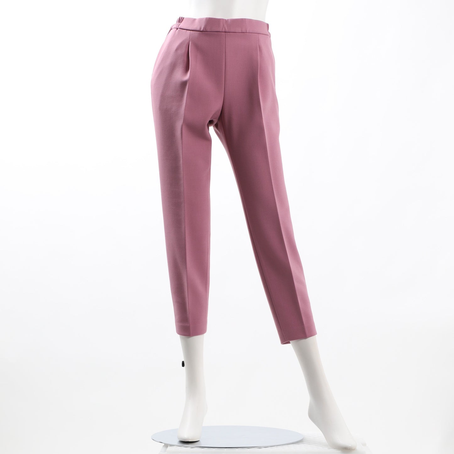 タックデザインテーパードパンツ