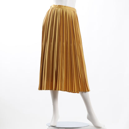 光沢のあるランダムプリーツスカート