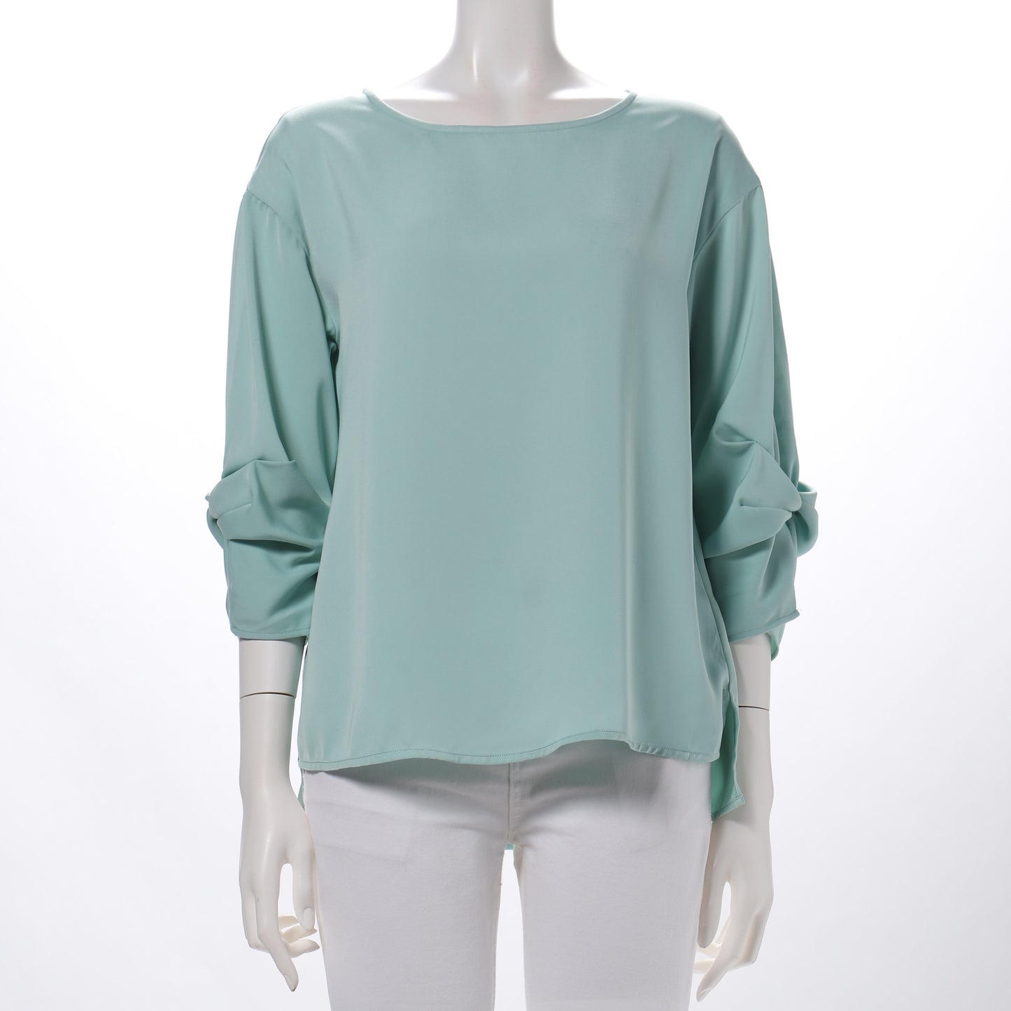 袖口デザインラウンドネックブラウス