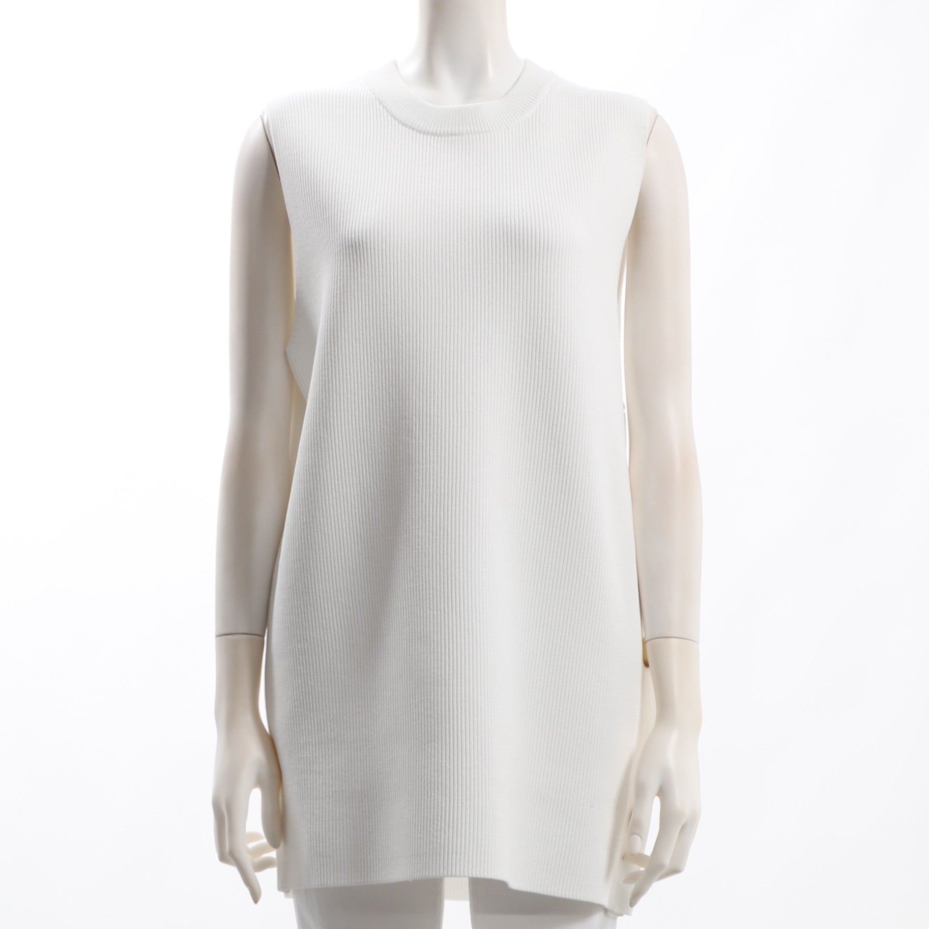 サイドボタンデザインノースリーブニット