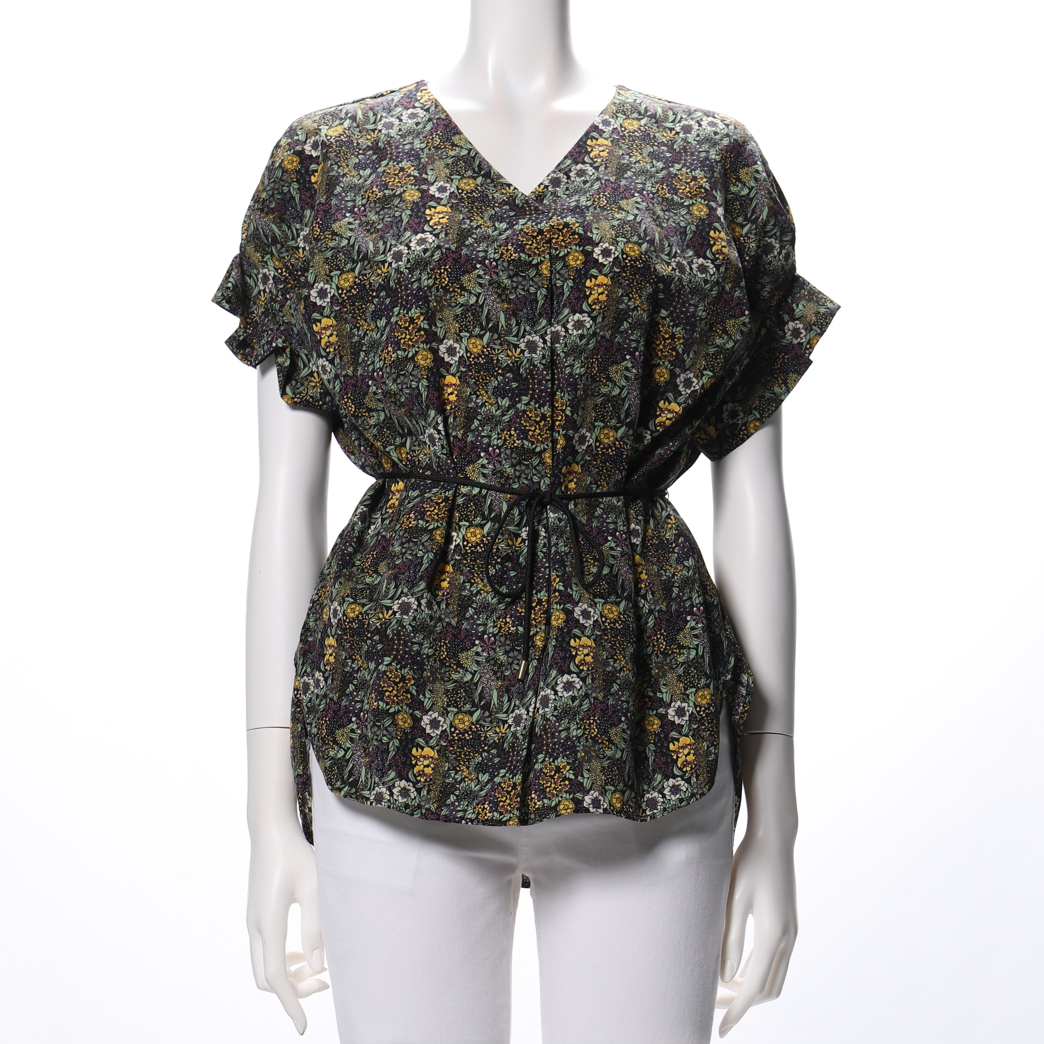 リボンベルト付き小花柄ブラウス