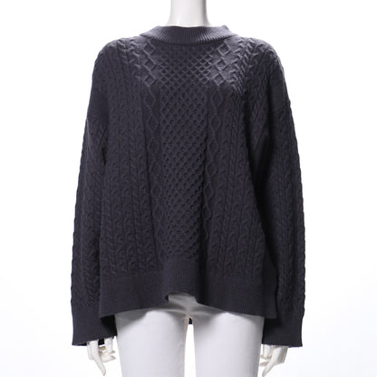 ケーブル編みニット