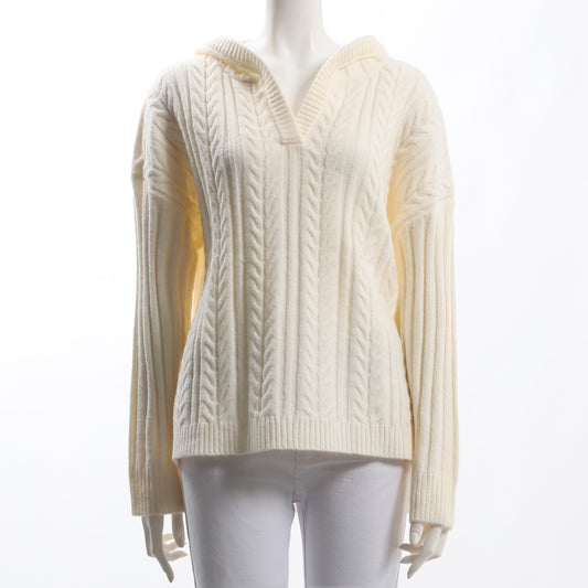 ケーブルフードニット