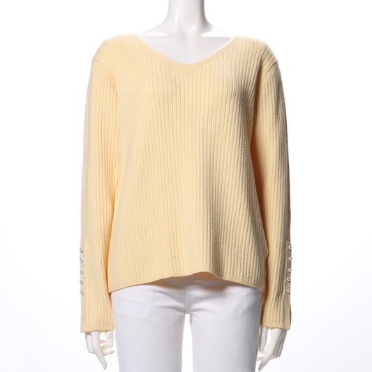 パールボタンVネックニット