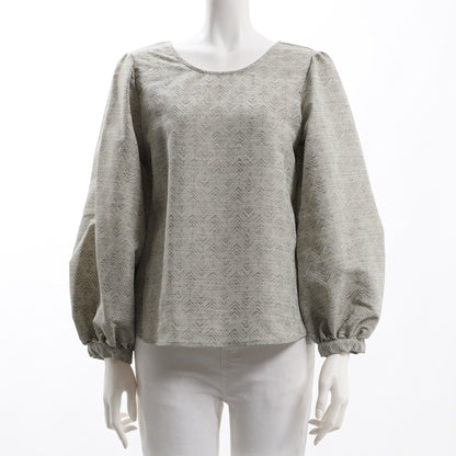 ふんわり袖ジャガード総柄ブラウス