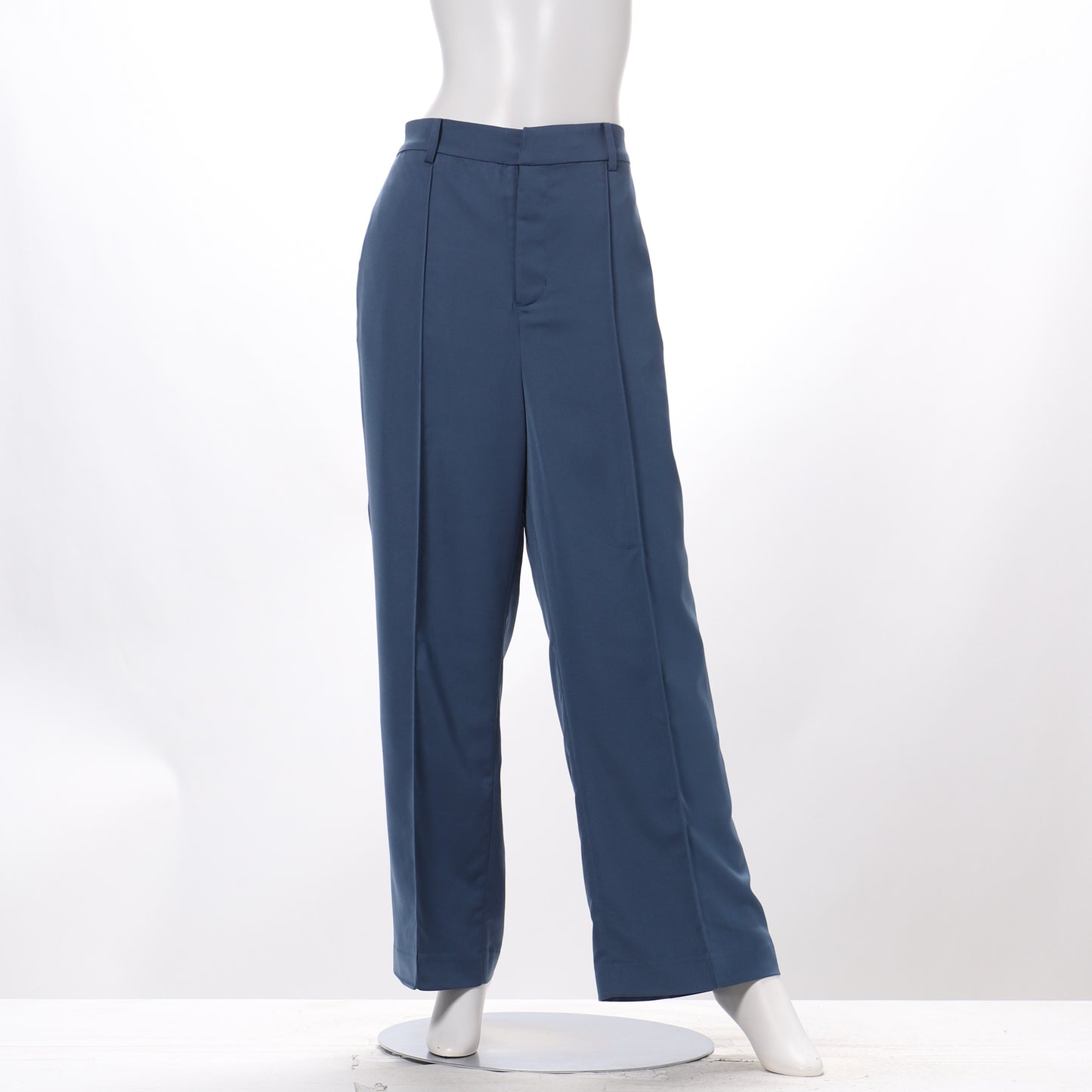 シンプルストレートパンツ