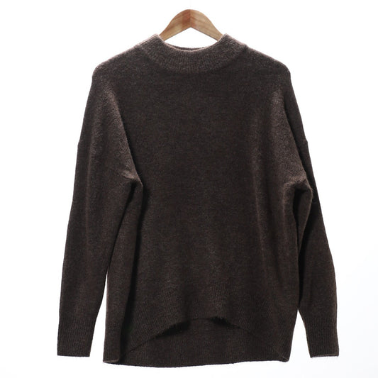 バックテールデザインドロップショルダーニット