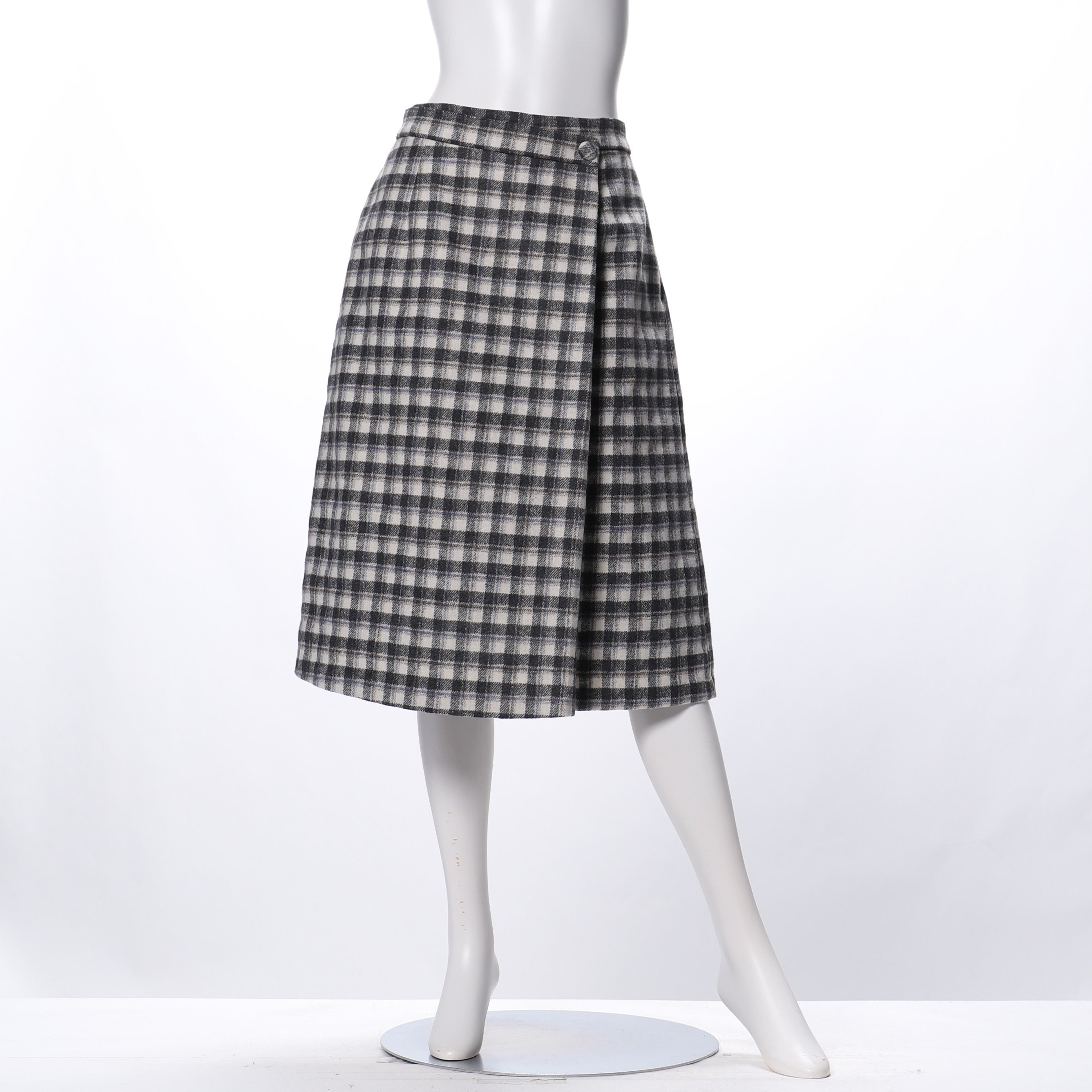 チェック柄ラップ風台形スカート